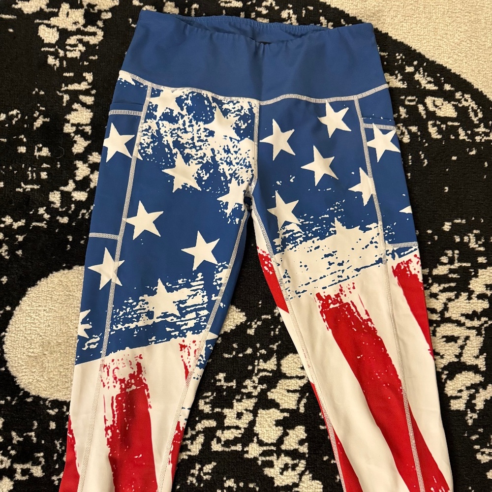 Constantly Varied Gear CVG American Flag Capris Size M EUC
